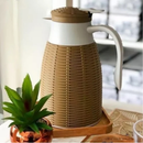 Garrafa Térmica de Rattan 1L - Refinado Lar