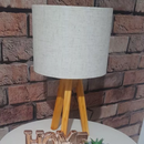 Abajur de Madeira Tripé Rústico - Refinado Lar