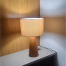Abajur de Mesa Moderno com Madeira - Refinado Lar
